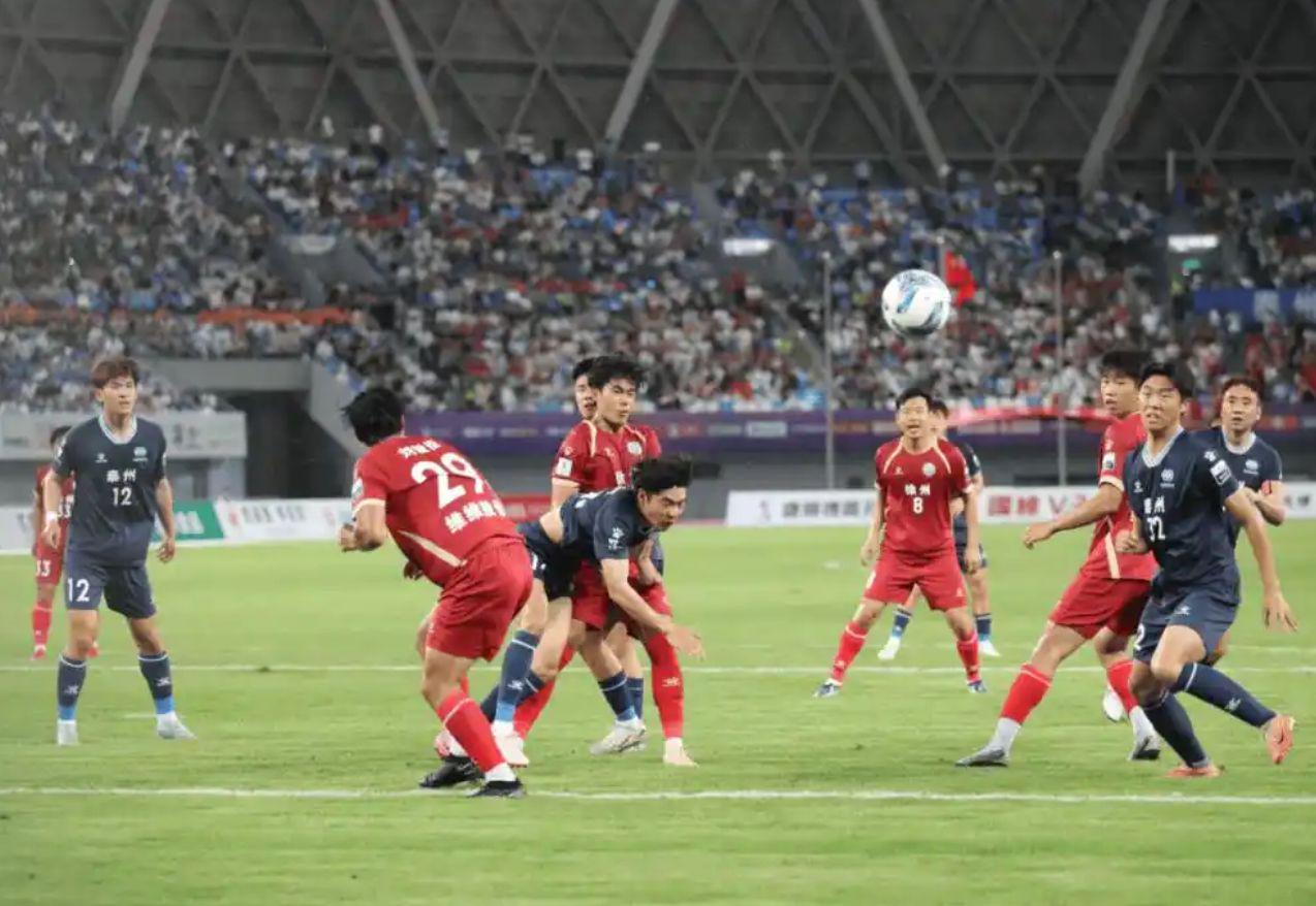 董路点赞？媒体人：巴萨若全力踢能打苏超队30-0 中国人全腿抽筋